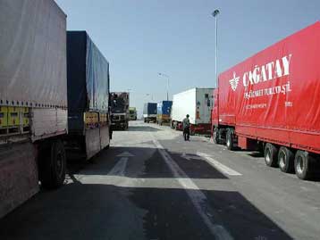 Στη θέση τους οι περισσότεροι από τους τελωνειακούς που δεν διενήργησαν ελέγχους