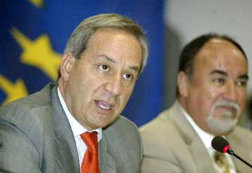 Ανάπτυξη 3,8% προβλέπει η κυβέρνηση για το 2006, αποκλείει νέα φορολογικά μέτρα