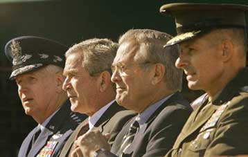 Ο Πίτερ Πέις διαδέχεται τον Ρίτσαρντ Μάιερς στην ηγεσία του αμερικανικού στρατού