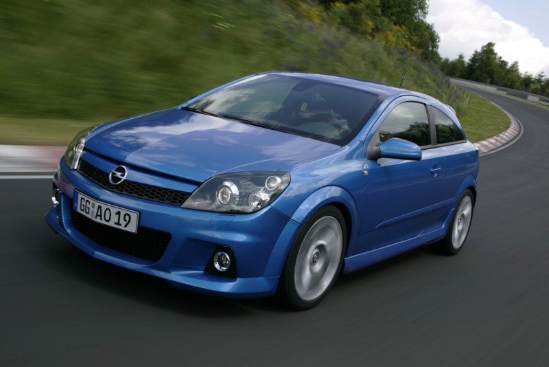 Opel Astra OPC με 29.990 ευρώ
