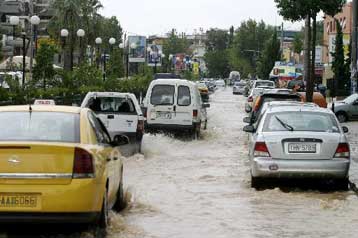 Δεκάδες σπίτια πλημμύρισαν σε Θεσσαλονίκη, Καβάλα, Χαλκιδική και στο νομό Ηλείας