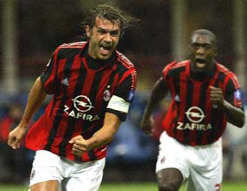 Αήττητη συνεχίζει η Γιουβέντους, 2-0 την Ίντερ-Με οδηγό τον Μαλντίνι νίκησε η Μίλαν