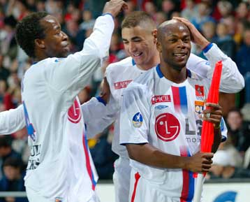 Αήττητη σε δέκα αγώνες παραμένει η Λιόν, 3-1 την Ρεν