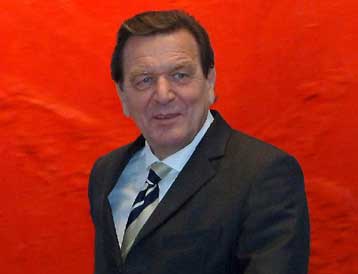 Το SPD διατηρεί την υποψηφιότητα Σρέντερ για την καγκελαρία της Γερμανίας