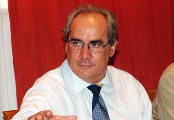 Βολές Αθανασάκη για δηλώσεις Μιχαλολιάκου περί αξιοκρατίας