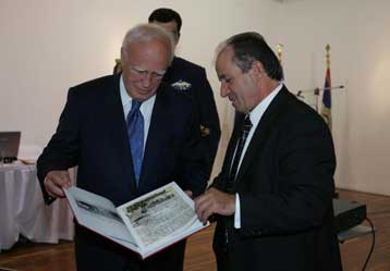 Αναφορές Παπούλια σε «ανεργία και έντονη ανασφάλεια» από την Ακαδημία Εργασίας