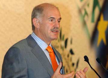 «Καμία ανοχή σε ό,τι λέει και κάνει η κυβέρνηση» λέει ο Γιώργος Παπανδρέου