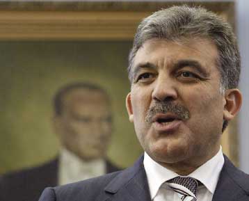 Αμετάβλητη η θέση της Τουρκίας στο Κυπριακό, επαναλαμβάνει ο Αμπ.Γκιουλ