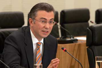 Το ΠΑΣΟΚ προσπαθεί να δημιουργήσει εντυπώσεις, αλλά αποτυγχάνει, είπε ο Θ.Ρουσόπουλος