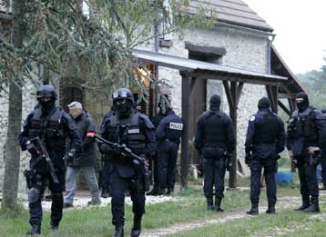 Υπαρκτός ο κίνδυνος τρομοκρατικής επίθεσης στη χώρα, δηλώνει Γάλλος αξιωματούχος