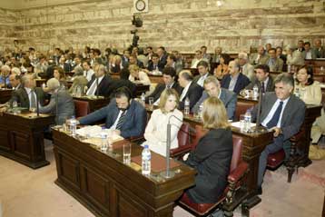 Βολές από βουλευτές του ΠΑΣΟΚ κατά των στελεχών που επιτέθηκαν στον Γ.Παπανδρέου