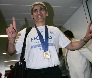 Ο πρωταθλητής Ευρώπης στο μπάσκετ επισκέφτηκε τους πρωταθλητές Ευρώπης στο ποδόσφαιρο