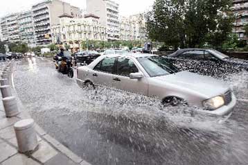 Παρέμβαση εισαγγελέα για τα προβλήματα που έφερε η βροχή στη Θεσσαλονίκη