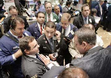 Με αρνητικό πρόσημο έκλεισε και την Τετάρτη η Γουόλ Στριτ