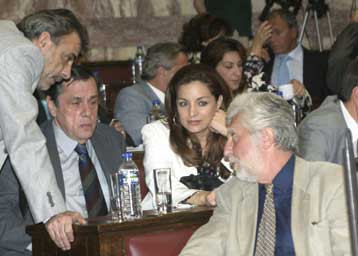 Επεισόδιο μεταξύ βουλευτών και αστυνομικού-ακροατή στη Βουλή