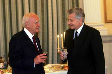 Στα αποτελέσματα του ευρώ αναφέρθηκε ο Κ.Παπούλιας σε συνάντηση με τον Κ.Τρισέ