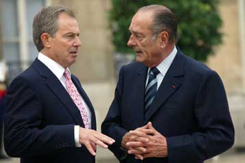 «Δύναμη αρμονίας» για την ΕΕ θα είναι Βρετανία και Γαλλία, τονίζουν Μπλερ και Σιράκ