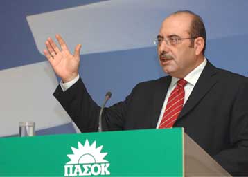 «Ο Ρεγκούζας φεύγει, αλλά η αντίληψή του μένει στην κυβέρνηση» λέει το ΠΑΣΟΚ