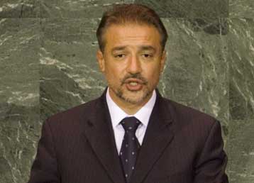 Νέα πρόταση Νίμιτς για το όνομα της ΠΓΔΜ – Την επιστρέφουμε ως απαράδεκτη, λέει η Αθήνα