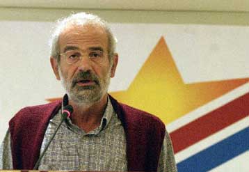 Για ανικανότητα κατηγορεί την κυβέρνηση ο Αλέκος Αλαβάνος