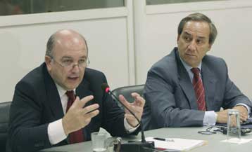 Εναλλακτικές λύσεις για την αντιμετώπιση των ελλειμμάτων επεξεργάζεται η κυβέρνηση