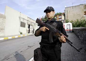 Τούρκος αστυνομικός υπό την ομηρία Κούρδων ανταρτών