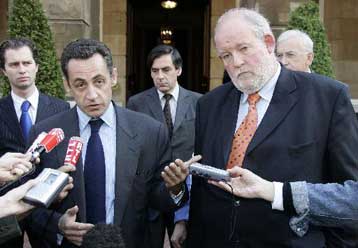 Λονδίνο και Παρίσι εναρμονίζουν τις νομοθεσίες τους στο μέτωπο της τρομοκρατίας