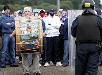 Aυτοσχέδιος εκρηκτικός μηχανισμός εξουδετερώθηκε σε σχολείο της Β.Ιρλανδίας