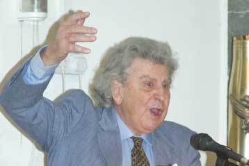 Μεγάλη συναυλία προς τιμή του Μίκη Θεοδωράκη στην Κύπρο