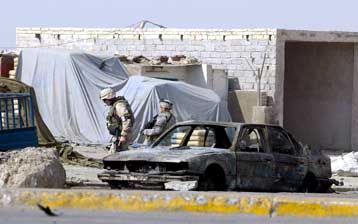 Μία ακόμα απόπειρα δολοφονίας υπουργού στο Ιράκ – Επίθεση καμικάζι στη Βαγδάτη