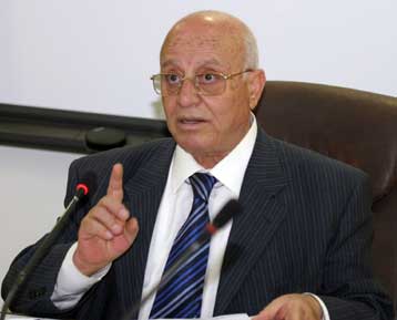 Δεν παραιτείται η παλαιστινιακή κυβέρνηση, διαμήνυσε ο Αχμέντ Κορέι