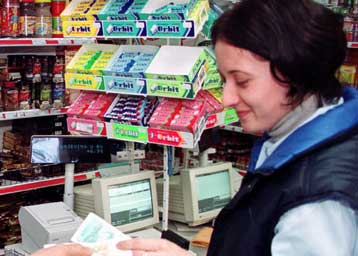 Υπερεργασία αντί προσλήψεων έφερε το νέο ωράριο των καταστημάτων