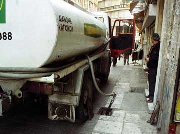 Περιορισμένη αντιμετώπιση του λαθρεμπορίου καυσίμων με τα νέα μέτρα της κυβέρνησης