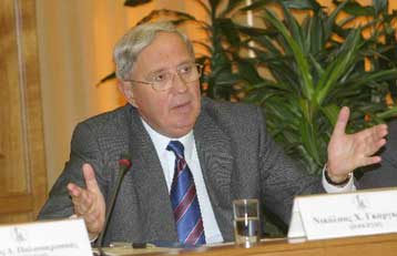 Περικοπές δαπανών και αυξήσεις κάτω από τον πληθωρισμό προτείνει η Τράπεζα της Ελλάδος