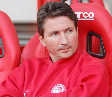 Συζήτηση περί προσωπικού (;) μεταξύ Λούβαρη και Σόλιντ