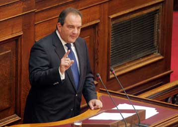 Αντεπίθεση για τα φαινόμενα διαφθοράς θα επιχειρήσει από τη Βουλή ο Κ.Καραμανλής