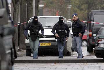 Συλλήψεις για τρομοκρατία και ενίσχυση των μέτρων ασφαλείας στην Ολλανδία