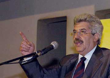 Αναστολή της κομματικής ιδιότητας του Στ.Βρέντζου αποφάσισε το ΠΑΣΟΚ