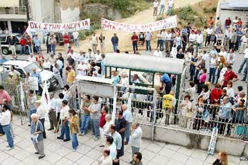 Απέτρεψαν -μέχρι νεωτέρας- τις απολύσεις οι εργαζόμενοι στα Κλωστήρια Ναούσης