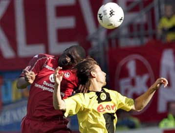 Ισοπαλία για τη Μπάγερν στο ντέρμπι με τη Σάλκε, έπιασε κορυφή η Βέρντερ