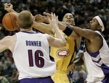 Νίκη της Μακάμπι Τελ Αβίβ επί των Ράπτορς σε αγώνα επίδειξης