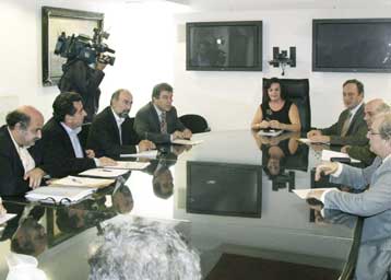 Αδιέξοδο για τα οικονομικά των εκπαιδευτικών κατά τη συνάντηση ΟΛΜΕ – Γιαννάκου