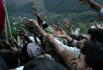 Φόβοι για την επιβίωση των πληγέντων του Πακιστάν με την έλευση του χειμώνα