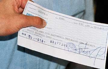 Σε επίπεδα ρεκόρ οι ακάλυπτες επιταγές στο εννεάμηνο