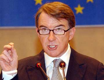 «Ισχυρή δέσμευση» της ΕΕ για εμπορική συμφωνία προαναγγέλλει ο Π.Μάντελσον