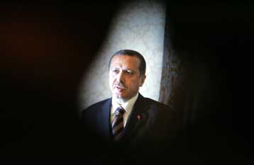 Ερντογάν καλεί ΗΠΑ και Ιράκ να αναλάβουν επειγόντως δράση κατά των ανταρτών του PKK