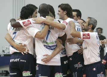 Επίδειξη δύναμης του Ηρακλή, 3-0 σετ την Όρτεκ Νεσελάντε στο Ρότερνταμ