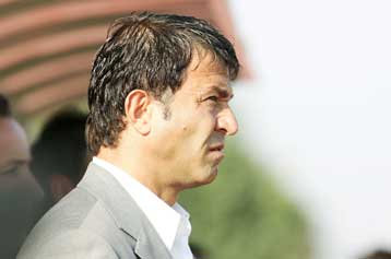 Δεν έβρισκε γήπεδο να προπονήσει τον Λεβαδειακό ο Λεμονής