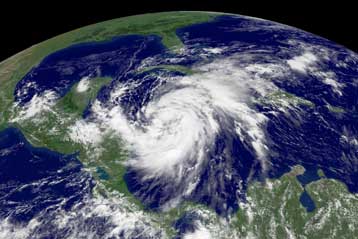 «Πολύ επικίνδυνος» χαρακτηρίστηκε ο κυκλώνας Βίλμα που πλησιάζει το Μεξικό