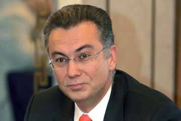 Η κυβέρνηση δεν βρίσκεται σε αντιπαράθεση με τους δημοσιογράφους, λέει ο Θ.Ρουσόπουλος